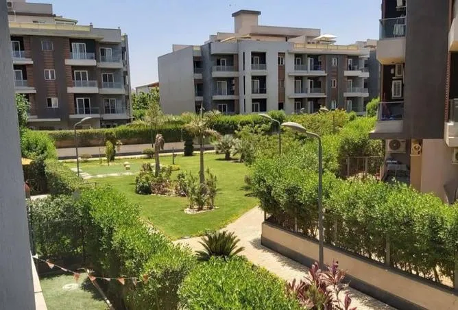 3-bedroom apartment 186 m² for sale in Al Rabwa