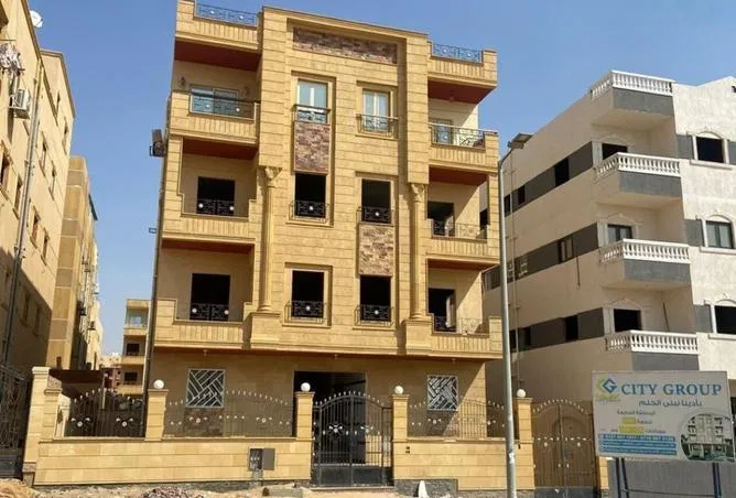3-bedroom apartment 205 m² for sale in El Motamayez District