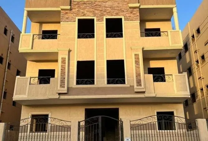 3-bedroom apartment 145 m² for sale in El Motamayez District