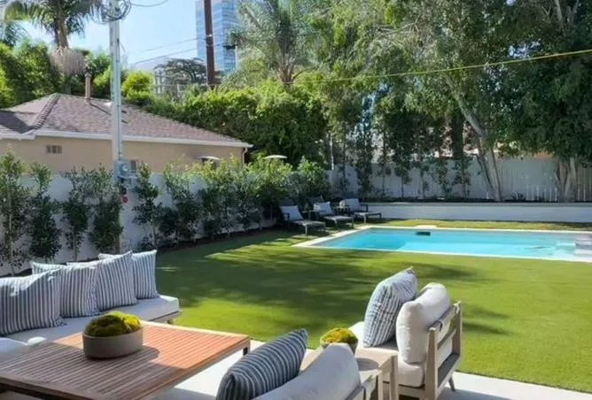4-bedroom villa 317 m² for sale in Sodic West
