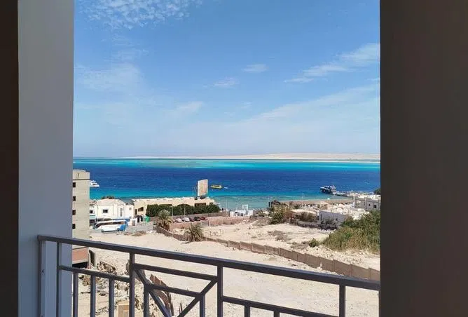1-bedroom apartment 79 m² for sale in El Hadaba District