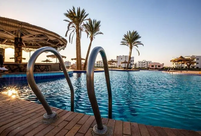 شاليه غرفتين 120 م² للبيع في Golden Beach 2
