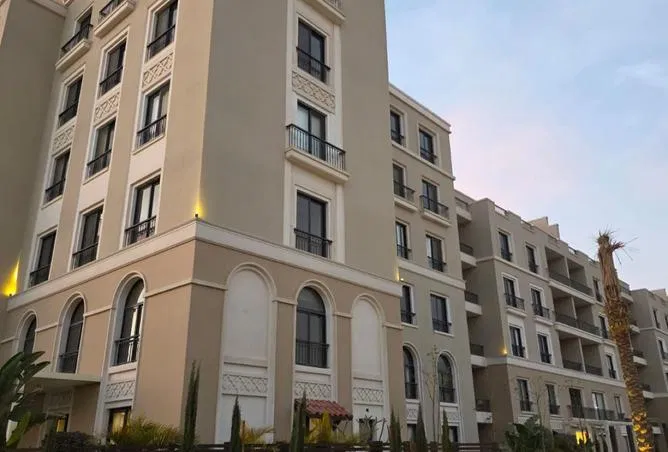 تاون هاوس 4 غرف 220 م² للبيع في فيلدج ويست، Village West