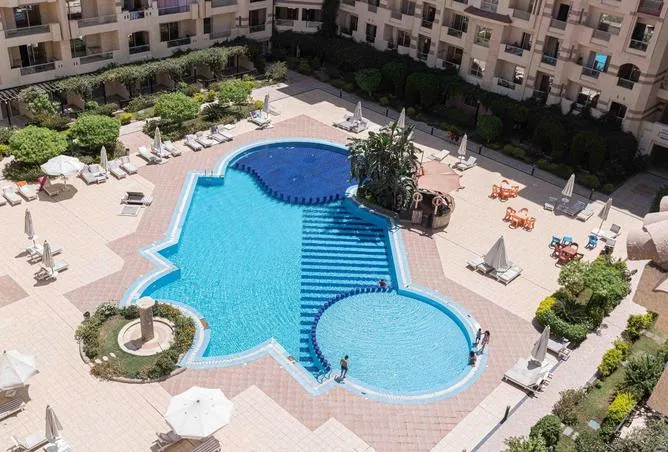 1-bedroom chalet 50 m² for sale in Arabia Area