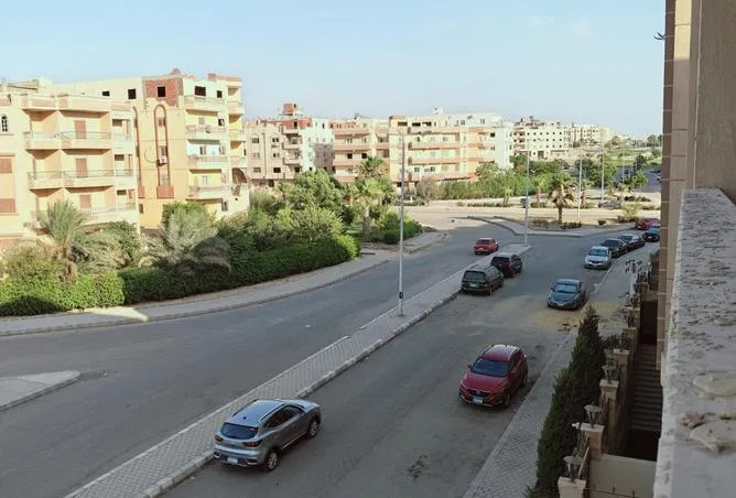 شقة 3 غرف 180 م² للبيع في المجاورة الاولي