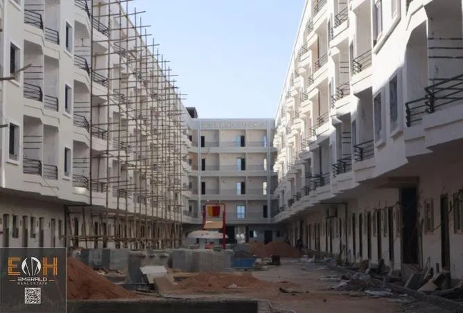 شقة غرفة 63 م² للبيع في El Kawther District