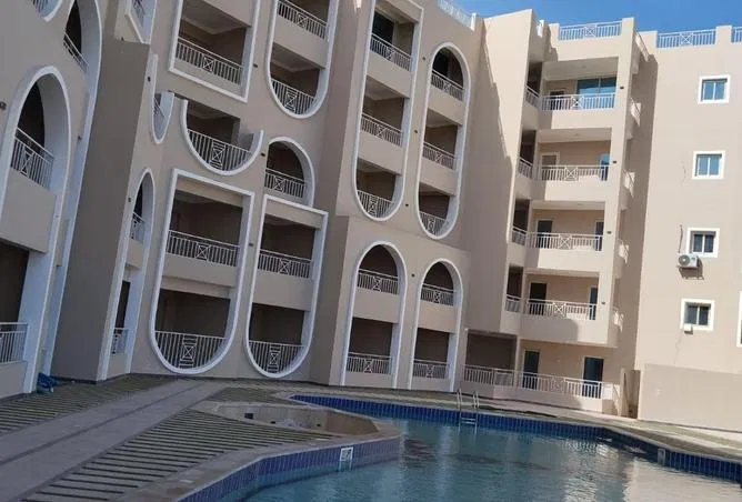 1-bedroom apartment 57 m² for sale in El Hadaba District