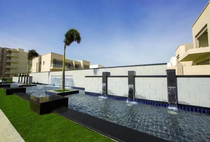 شقة 3 غرف 110 م² للبيع في فيلدج ويست، Village West