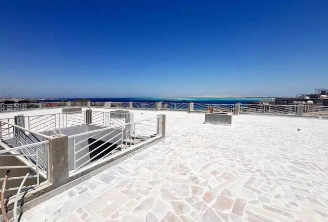 1-bedroom apartment 70 m² for sale in El Hadaba District
