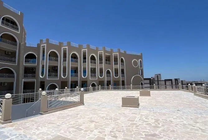1-bedroom apartment 69 m² for sale in El Hadaba District