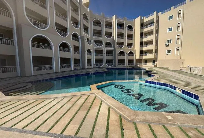 1-bedroom apartment 70 m² for sale in El Hadaba District