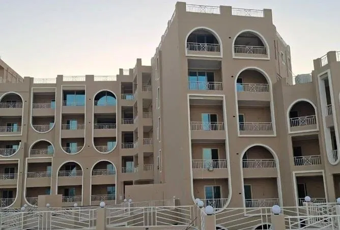 1-bedroom apartment 69 m² for sale in El Hadaba District