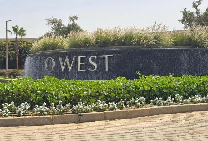 شقة 3 غرف 110 م² للبيع في O West
