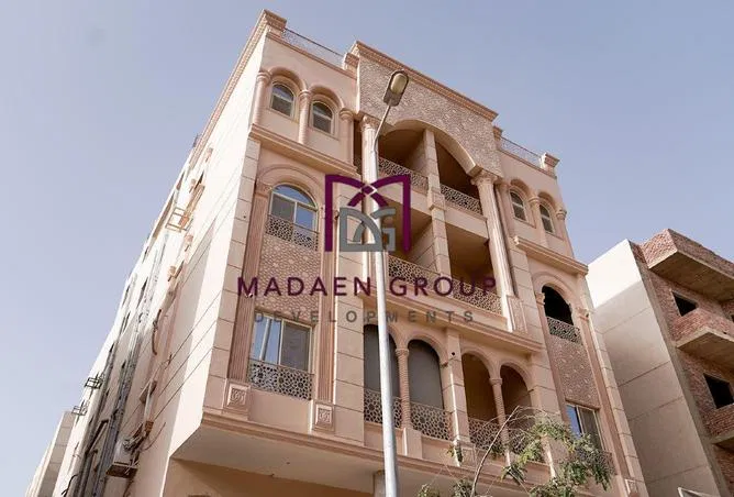 3-bedroom apartment 195 m² for sale in Bait Al Watan Al Takmely