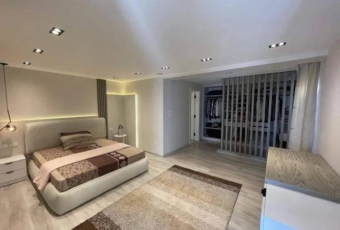 3-bedroom apartment 140 m² for sale in Village West