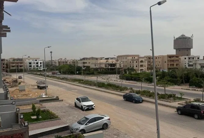 3-bedroom apartment 240 m² for sale in 2nd Neighborhood