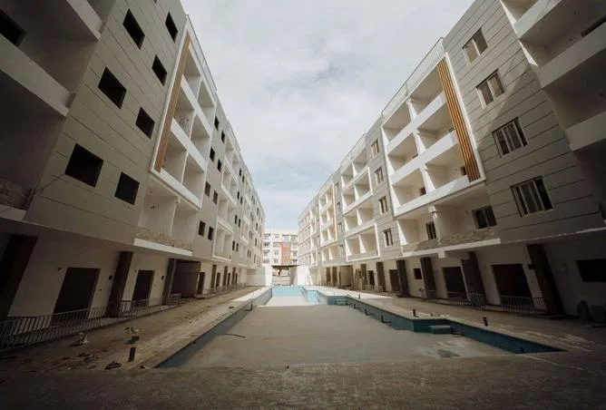 شقة غرفتين 84 م² للبيع في El Kawther District
