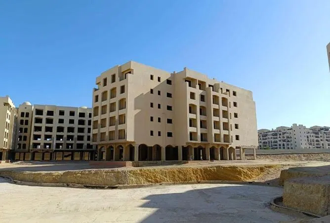 1-bedroom apartment 96 m² for sale in El Hadaba District