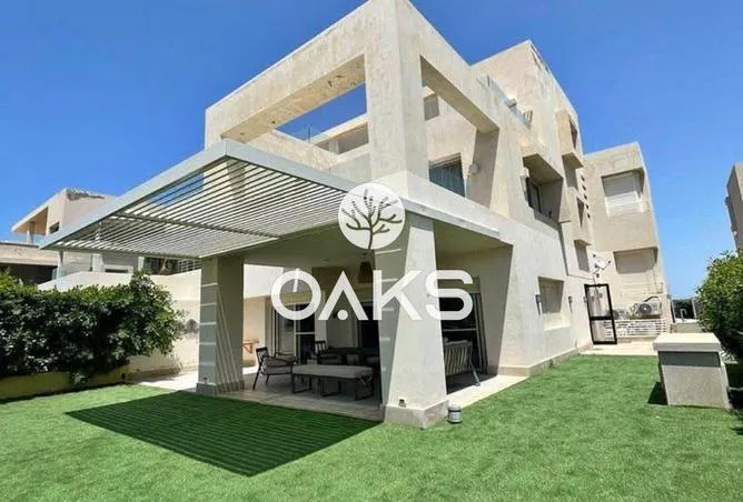 4-bedroom chalet 280 m² for sale in Hacienda