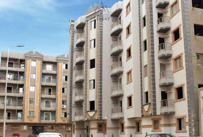 3-bedroom apartment 135 m² for sale in Sarayat El-Kattameya