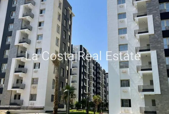 3-bedroom apartment 134 m² for sale in Al Maqsad