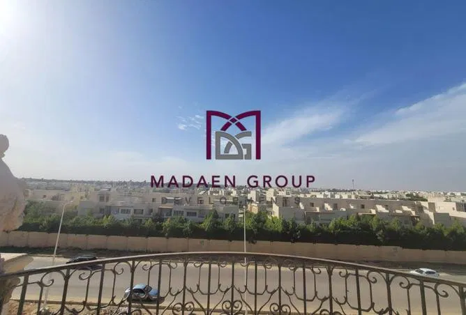 3-bedroom apartment 210 m² for sale in Bait Al Watan Al Takmely