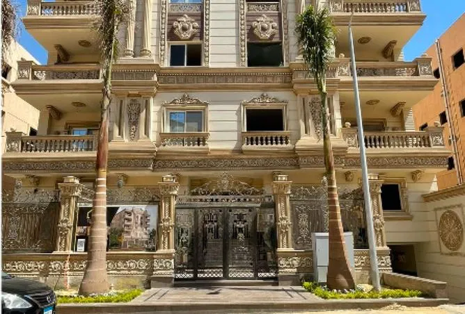 شقة 4 غرف 235 م² للبيع في Al Andalus Buildings