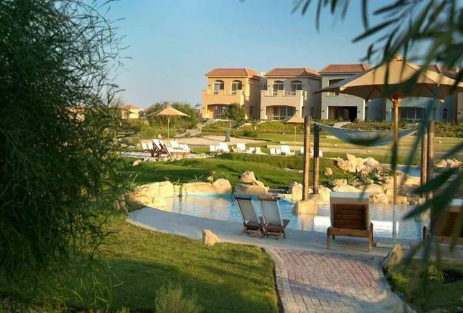 2-bedroom chalet 120 m² for sale in Telal Al Sokhna