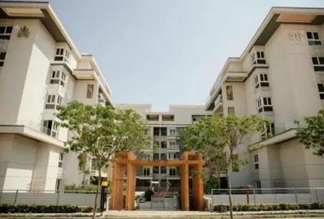 4-bedroom penthouse 140 m² for sale in Mountain View iCity October