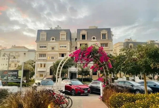 3-bedroom ivilla 205 m² for sale in Mountain View iCity October