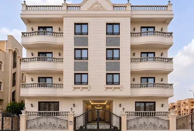 شقة 3 غرف 210 م² للبيع في West Somid Road