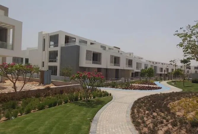 4-bedroom villa 326 m² for sale in Joulz