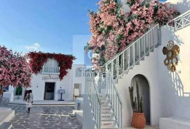 4-bedroom twin house 235 m² for sale in Mountain View
