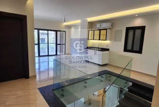 5-bedroom duplex 290 m² for sale in Villette