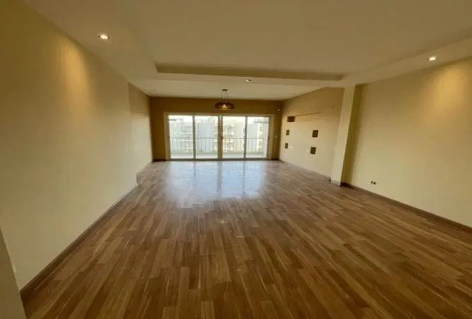 4-bedroom apartment 203 m² for sale in Village West