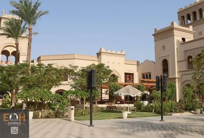 شقة غرفتين 95 م² للبيع في El Kawther District