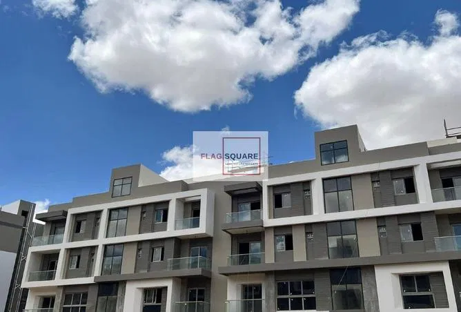 شقة غرفتين 108 م² للبيع في Terrace Compound