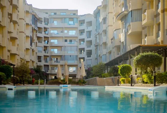 شقة غرفتين 99 م² للبيع في فلورنسا خمسين ريزورت