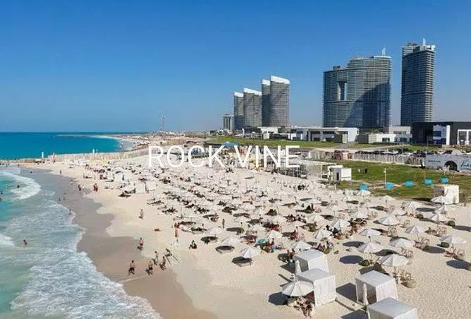 3-bedroom apartment 210 m² for sale in Latin District