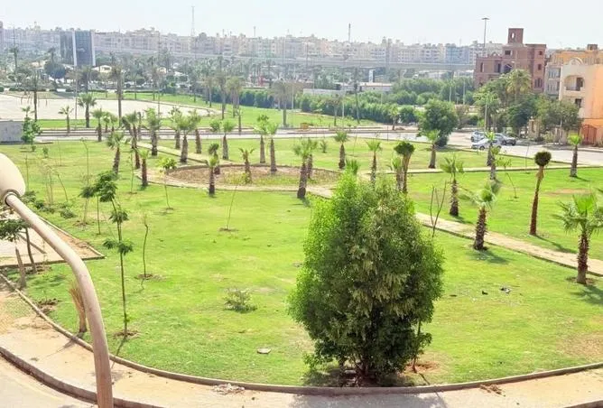 شقة 3 غرف 250 م² للبيع في Touristic Zone 4