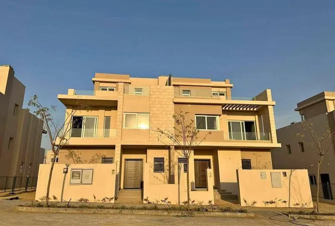 توين هاوس 3 غرف 278 م² للبيع في Tawny Hyde Park