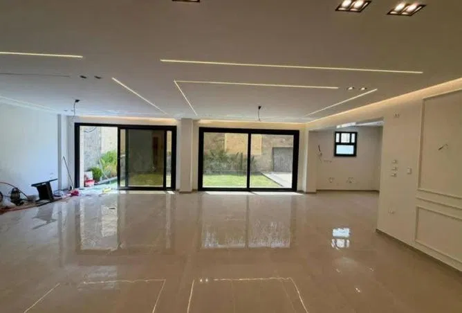 4-bedroom villa 125 m² for sale in Lake West , Lake West