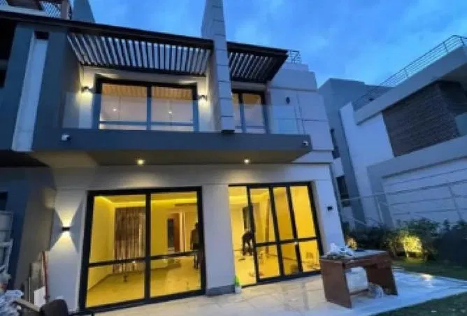 فيلا 4 غرف 257 م² للبيع في Patio Al Zahraa