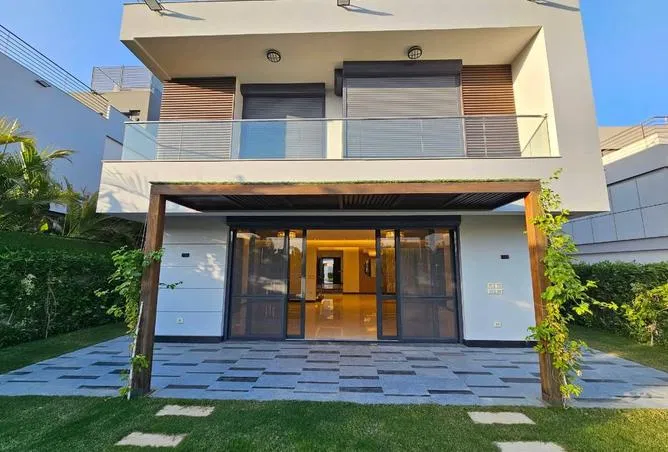 4-bedroom townhouse 213 m² for sale in Patio Al Zahraa