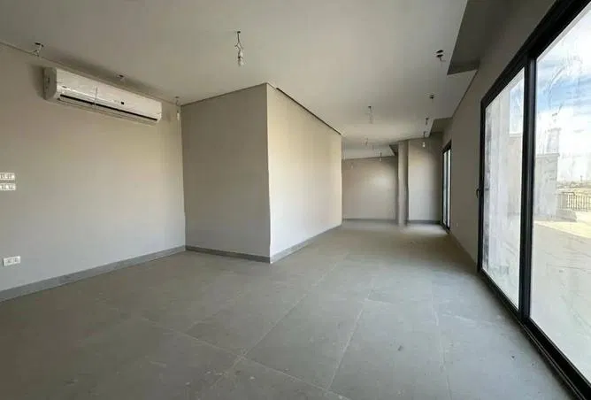 3-bedroom apartment 149 m² for sale in Village West