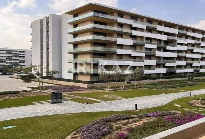 4-bedroom penthouse 300 m² for sale in Al Burouj Compound