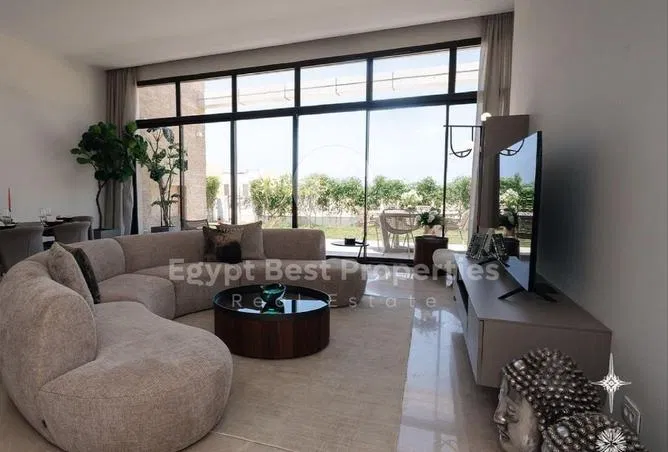 1-bedroom chalet 68 m² for sale in Silver Sands
