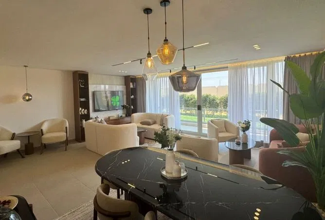 3-bedroom apartment 154 m² for sale in Village West