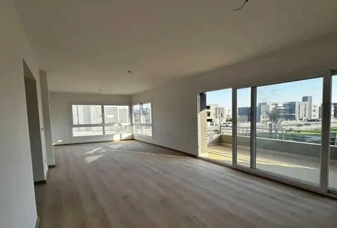 3-bedroom apartment 130 m² for sale in Nyoum October