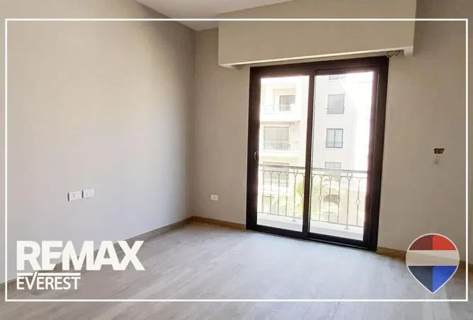 2-bedroom apartment 123 m² for sale in Village West